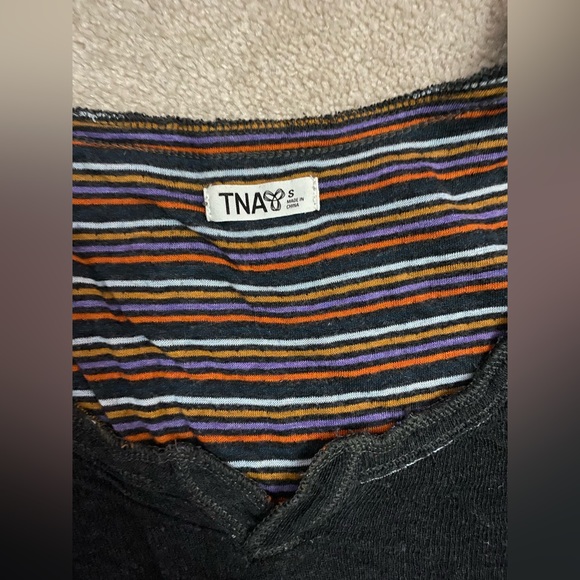 textured long sleeve top - Picture 3 of 3